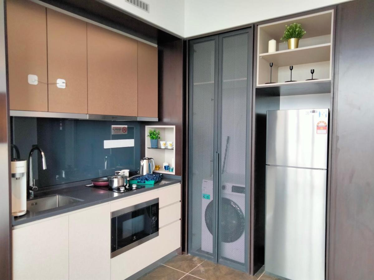 Scarletz Suites Klcc I Homebrickz Kuala Lumpur Exteriör bild
