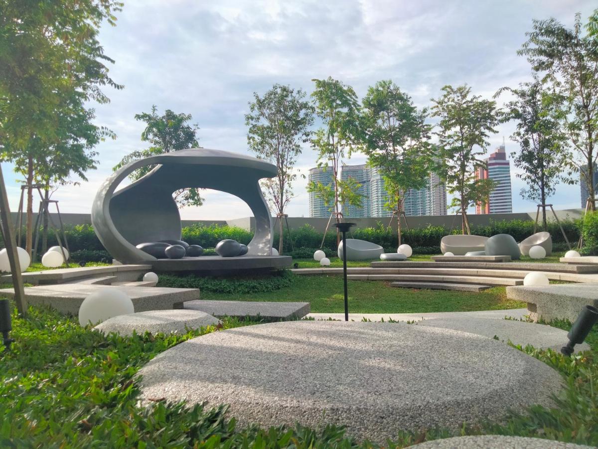 Scarletz Suites Klcc I Homebrickz Kuala Lumpur Exteriör bild
