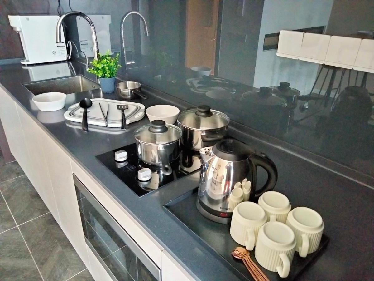 Scarletz Suites Klcc I Homebrickz Kuala Lumpur Exteriör bild