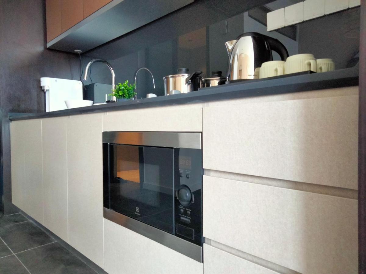 Scarletz Suites Klcc I Homebrickz Kuala Lumpur Exteriör bild