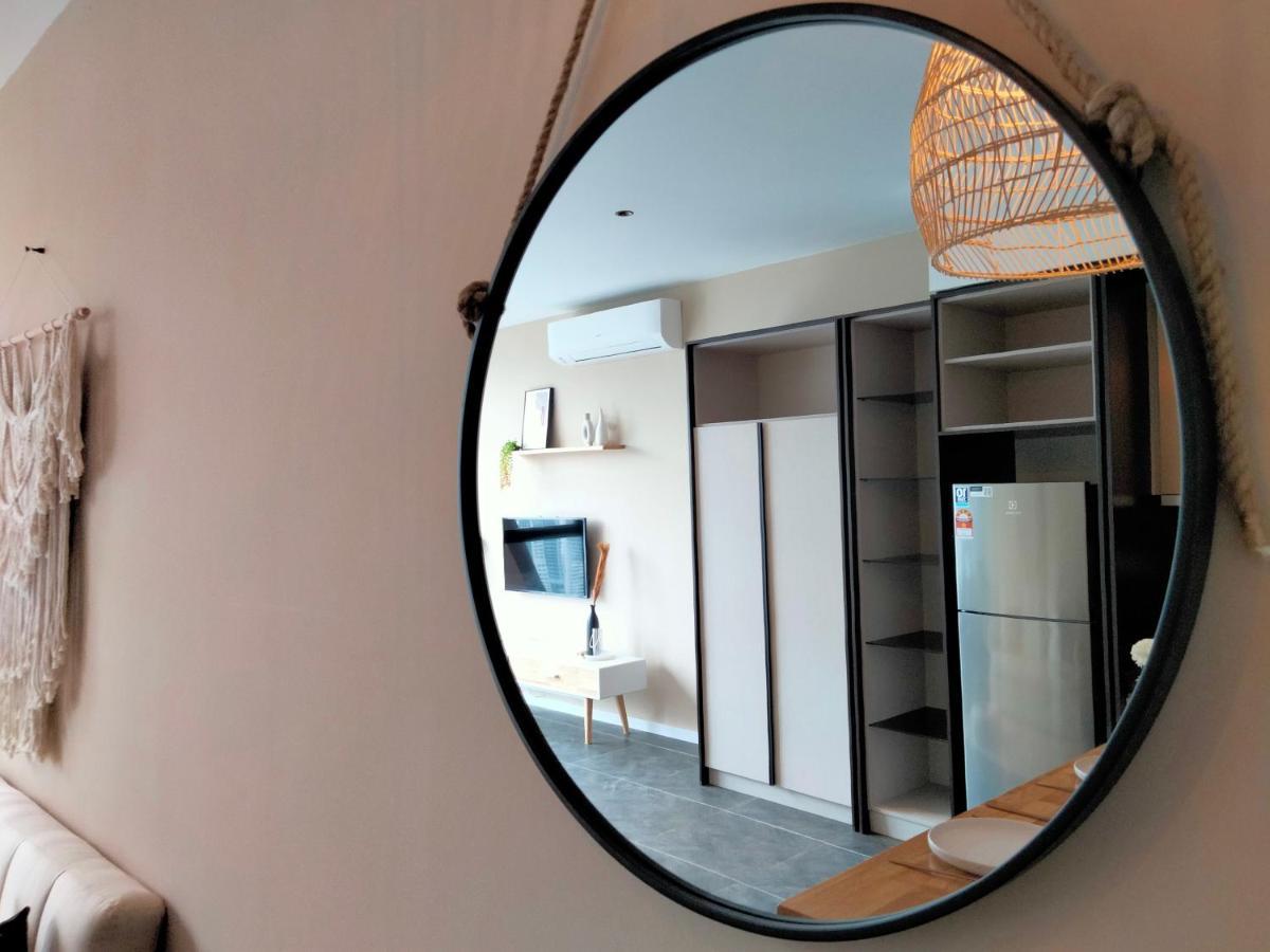 Scarletz Suites Klcc I Homebrickz Kuala Lumpur Exteriör bild